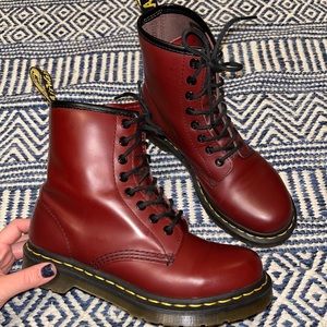 1460 SMOOTH LEATHER LACE UP BOOTS